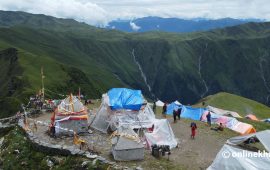बडिमालिका मन्दिर बनाउँदै नेपाली सेना
