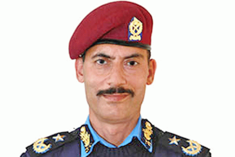 पूर्वएआईजी विश्वराज पोखरेल रास्वपा प्रवेश गर्दै