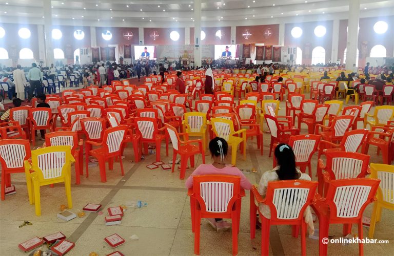 प्रधानमन्त्री सहभागी बुद्ध जयन्ती मूल समारोहमा धेरै कुर्सी खाली