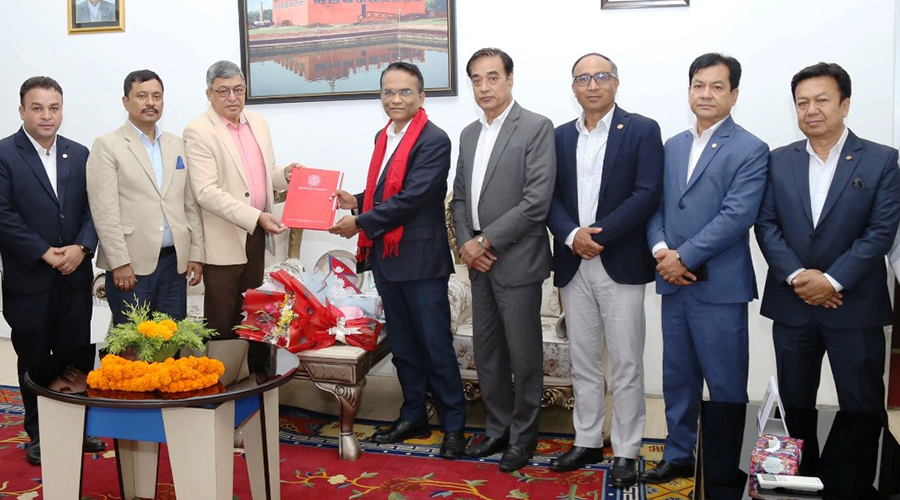 चेम्बर टोलीले भेट्यो नवनियुक्त गभर्नर पौडेल