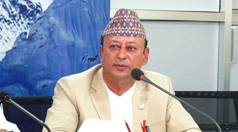 वडा तहसम्मै मौसम पूर्वानुमान सूचना सम्प्रेषण गर्ने गरी काम भइरहेको ऊर्जामन्त्री खड्काको भनाइ