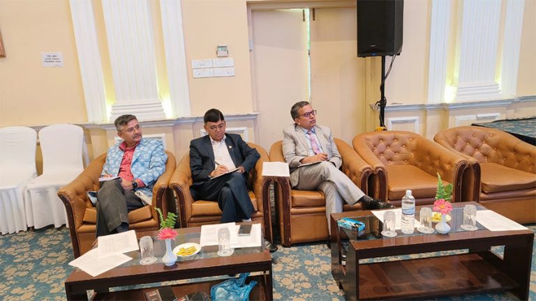 भौतिक मन्त्रीले कर्मचारीलाई भने : खरायो गतिमा काम गरौं