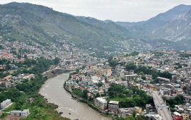 भारत-पाकिस्तान सीमाबाट विद्यार्थीको बिलौना- नेपालबाट जहाज आए हुन्थ्यो