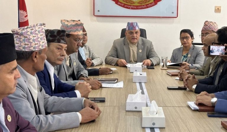 दबाब झेल्दै गण्डकी सरकारले ल्यायो ‘राइड सेयरिङ’ नियमावली, यस्तो छ नियम र कारबाहीको प्रावधान