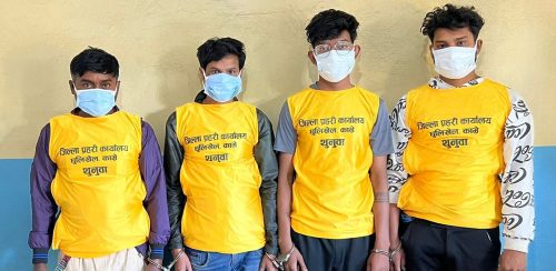 २५ लाख ठगेर भागेकाको खोजी गर्दा अवैध सुनचाँदी कारोबारी फन्दामा