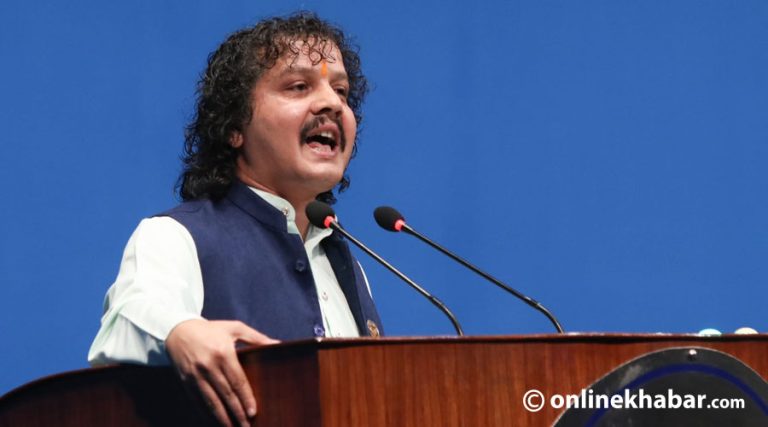 रास्वपा सांसद ढकालको व्यंग्य- ‘रक्सी चोरेको होइन’ भनेर लेखेको भए हुन्थ्यो