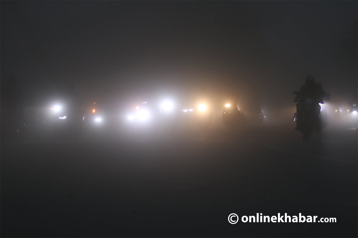 काठमाडौंमा तीव्र गतिको हावाहुरी, जनजीवन प्रभावित