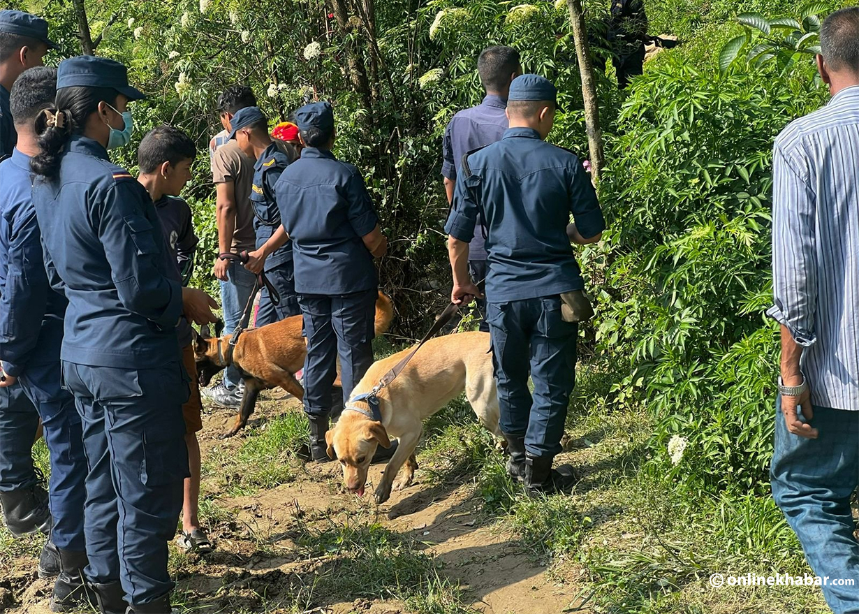 काभ्रे बाढी : चौथो दिन पनि रेणुकाको अवस्था अज्ञात, प्रहरीले लियो कुकुरको सहयोग