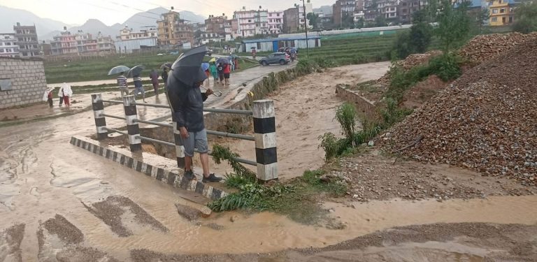 काभ्रेको बाढी : मध्यम वर्षा, धेरै क्षति