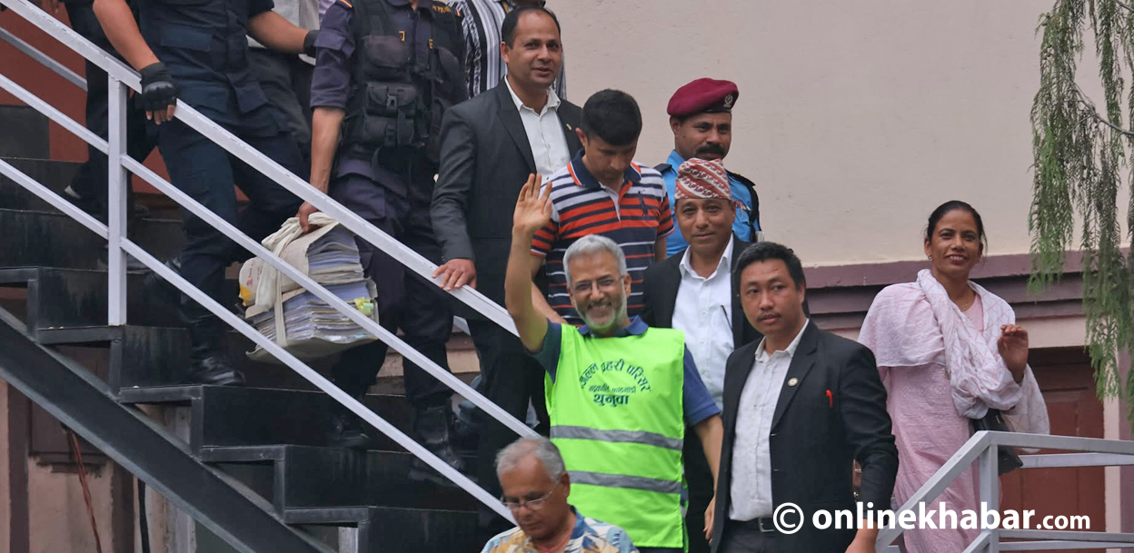हिरासतमुक्त भएपछि रवीन्द्र मिश्रले भने : राजनीतिक मान्छे हुँ, संगठित अपराध गरेको छैन