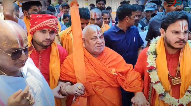 जगतगुरु रामभद्राचार्य जनकपुरमा