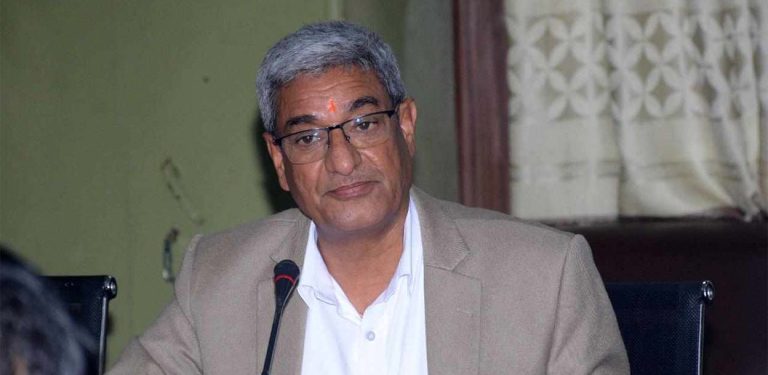 नेपाल प्रहरीको हेडक्वार्टर पुगेर गृहमन्त्रीले लिए विपद् पूर्वतयारीको ब्रिफिङ