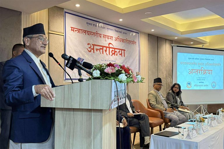 जे माग्यो त्यही सूचना दिनुपर्छ भन्ने छैन : गृहमन्त्री लेखक