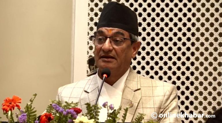 १० महिनामै सरकार फेरिँदैन : गृहमन्त्री लेखक