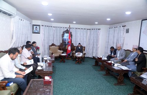 सभामुखले गरे मुख्य सचेतक र प्रमुख सचेतकसँग छलफल