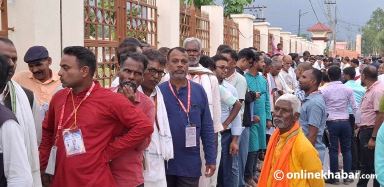 झडपपछि स्थगित भएको एमाले धनुषाको अधिवेशन हुँदै, मतदान जारी