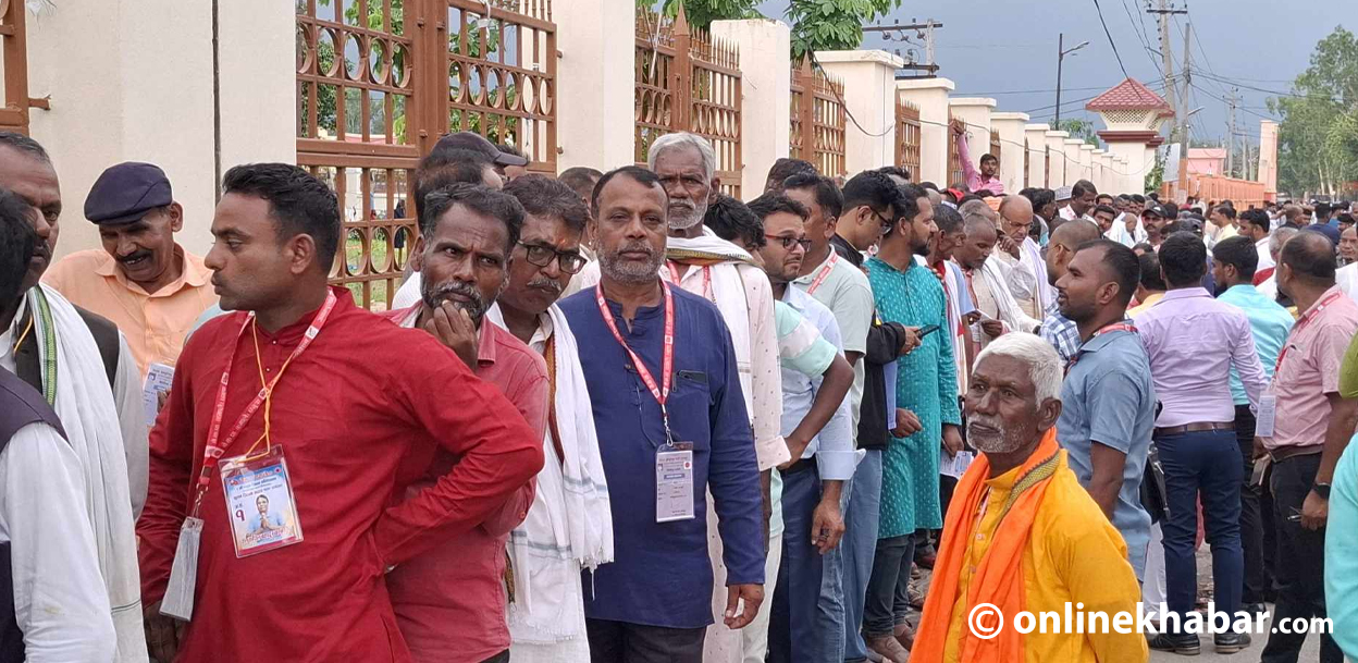 झडपपछि स्थगित भएको एमाले धनुषाको अधिवेशन हुँदै, मतदान जारी