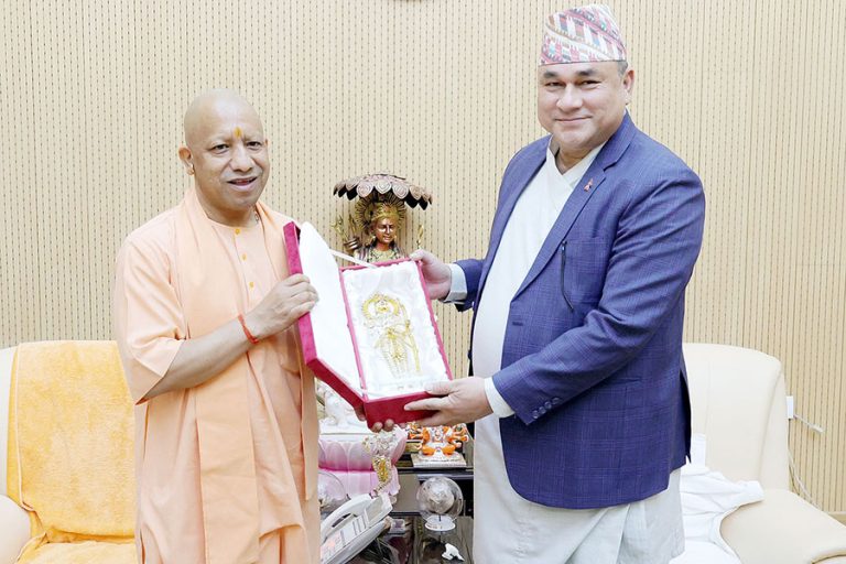 सुदूरपश्चिम र उत्तरप्रदेशका मुख्यमन्त्रीबीच भेटवार्ता