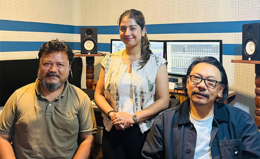 ‘भ्वाइस’ फाइनलिस्ट अर्पणाले रेकर्ड गराइन् ४ गीत, भन्छिन्- नेपालमै करिअर अघि बढाउँछु