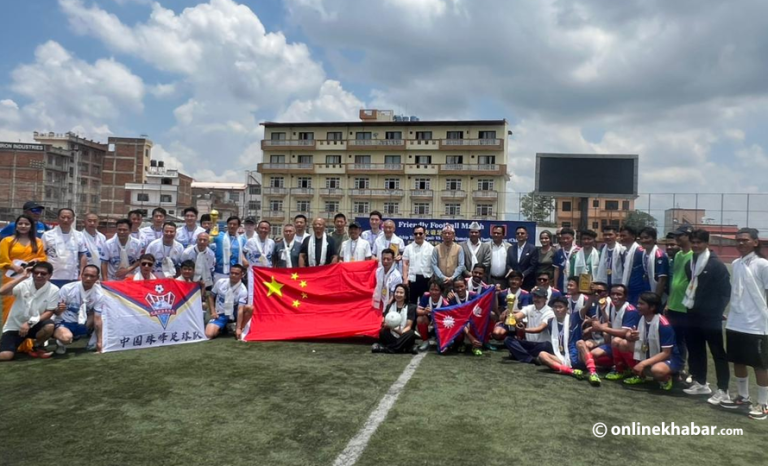 नेपाल र चीनका सगरमाथा आरोहीहरूबीच मैत्रीपूर्ण फुटबल खेल सम्पन्न