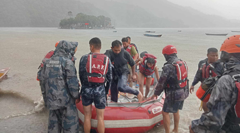 फेवातालमा फसेका ७ जना पर्यटकको सकुशल उद्धार