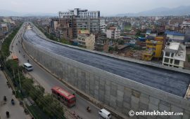 ग्वार्को फ्लाइओभरमा धमाधम कालोपत्र (तस्वीरहरू)