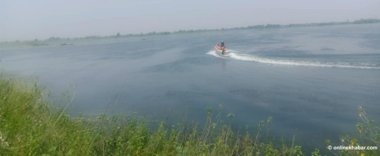 जगदिशपुर तालमा मोटरबोट, बिथोलियो चराको बास