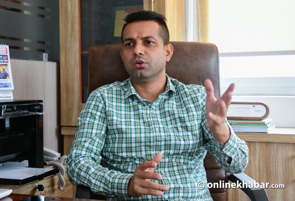 स्काइवेल गाडी किन्नेलाई युरोप टुर गराउँछौं