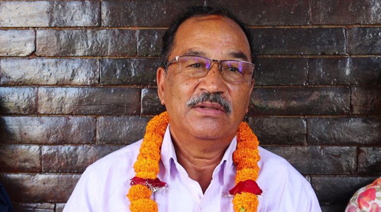 मिश्रसहितका नेता कार्यकर्तालाई रिहा गर्न थापाको माग