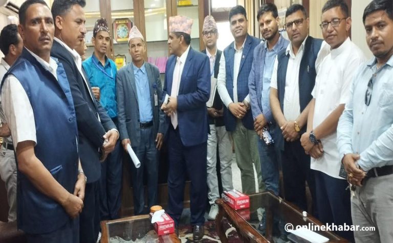 आन्दोलित कर्मचारीसँग छलफल गर्न कर्णाली सरकारले बनायो समिति