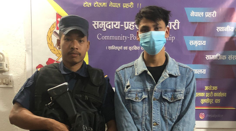 दाङमा शिक्षकलाई विद्यार्थीले हाने खुँडा