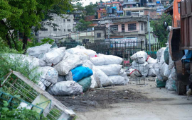 फोहोर बेचेर २४ लाख कमाइ