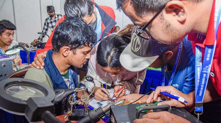 महानगरले यो वर्ष ‘सिप मेला’ बाट २०८२ जनालाई सिप सिकाउने