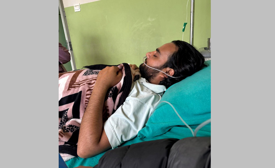 दिल्लीको मेदान्तमा उपचार गराउँदै कमेडियन मेक्सम गौडेल