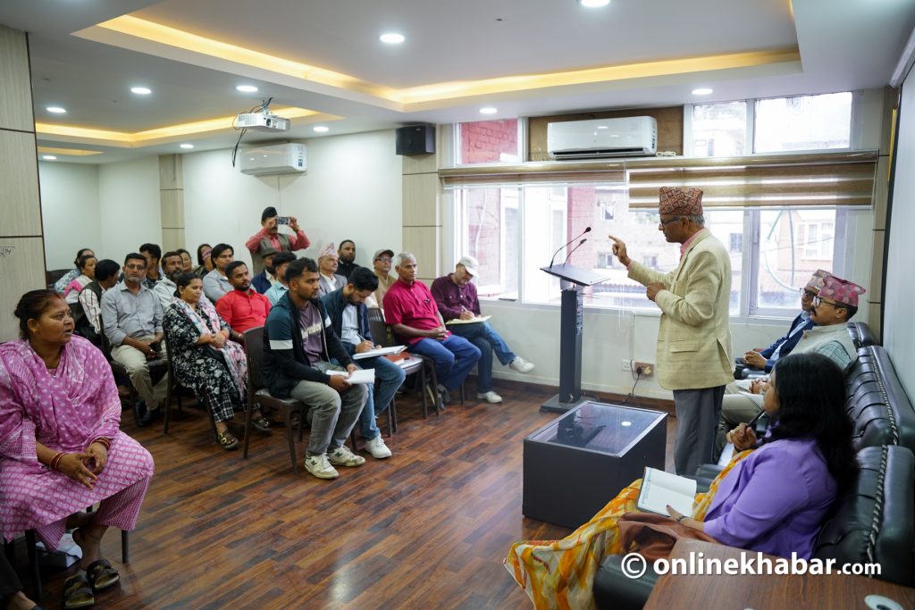मिटरब्याजसम्बन्धी जाँचबुझ आयोगले गर्‍यो पीडितसँग छलफल