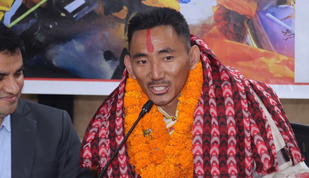 मिर्गौला प्रत्यारोपणपछि सगरमाथा चढेका पेम्बा भन्छन्, ‘म त महामूर्ख पो रहेछु’