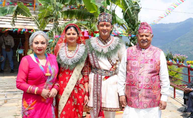 गौरी मल्ल, नीर शाहले धम्पुसमा थाले ‘पीआर’ छायांकन