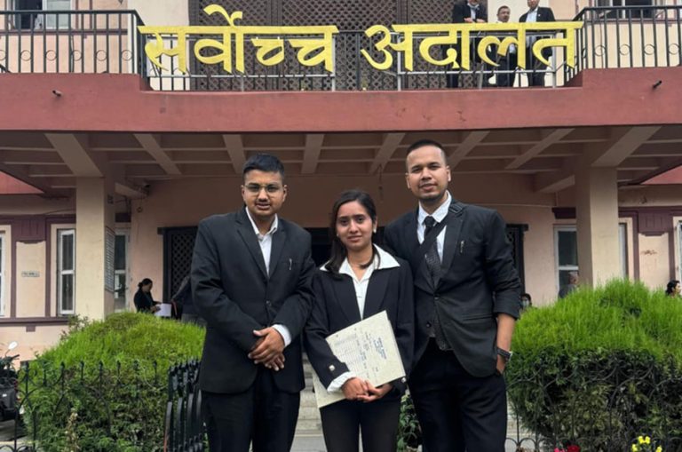 सर्वोच्चको आदेशः निजी विद्यालयमा विद्यार्थीलाई नेपाली बोल्न नरोक्नू
