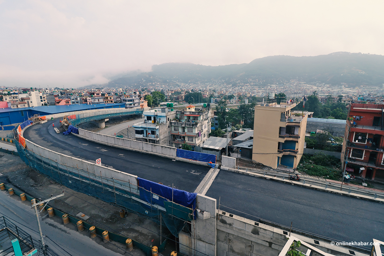 कालोपत्रे भएपछि यस्तो बन्यो थानकोटको फ्लाइओभर (तस्वीरहरू)