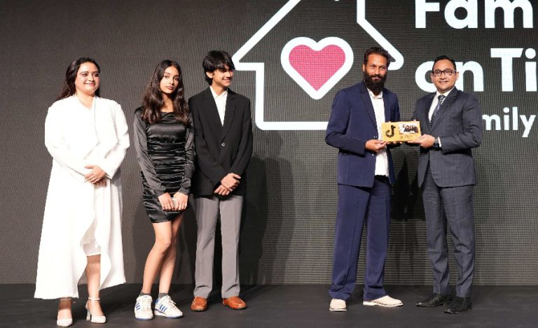 टिकटकले नेपालमा थाल्यो ‘फ्यामिली पेयरिङ’ फिचर, निखिल र सञ्चितासँग सहकार्य