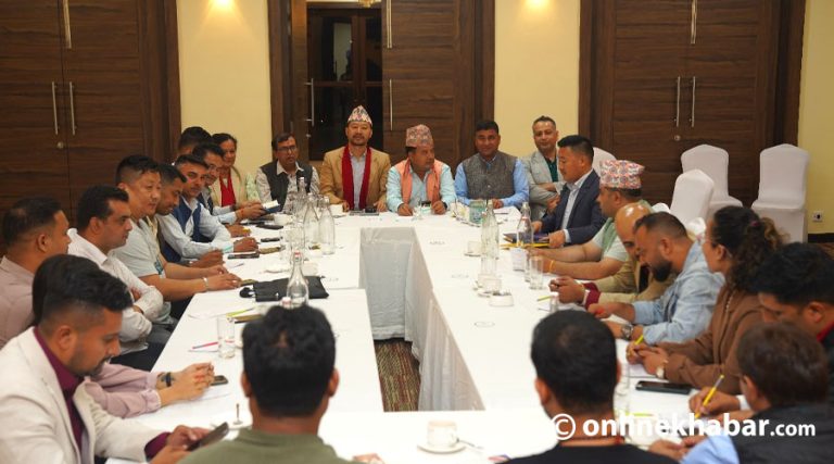 युवा संघमा सर्वसम्मत प्रयास : पोखरामा केन्द्रका नेतासहितको पदाधिकारी बैठक