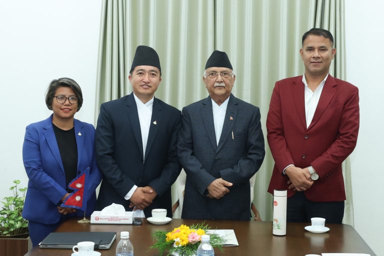 प्रधानमन्त्री ओलीसँग राखेप उपाध्यक्ष र सदस्यसचिवको भेट