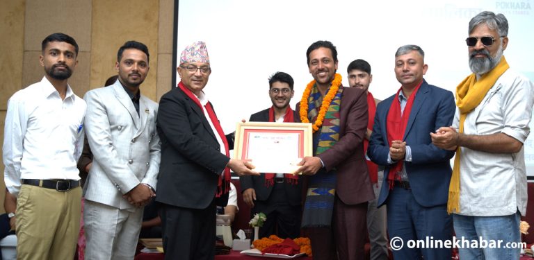 अनलाइनखबरकर्मी सुवेदीसहित विभिन्न क्षेत्रका ६ युवा पुरस्कृत