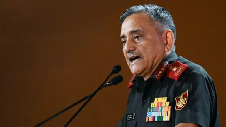 भारतीय लडाकु जेट पाकिस्तानले खसालेको दाबीमा भारतीय सेनाका जनरलले दिए जवाफ
