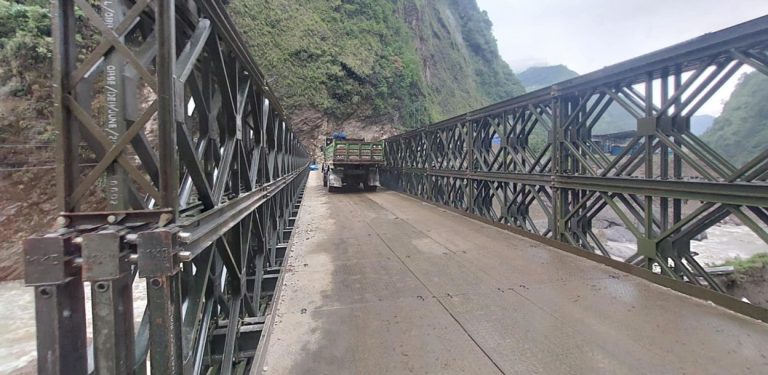 तीन ठाउँमा अवरुद्ध अरनिको राजमार्ग पूर्ण रुपमा सञ्चालनमा