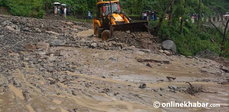 विपी राजमार्गको सिन्धुली-खुर्कोटमा रातिको समयमा सवारी साधनलाई निषेध