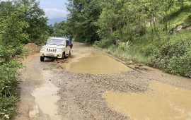 पहिरोले बागलुङमा मध्यपहाडी लोकमार्ग अवरुद्ध