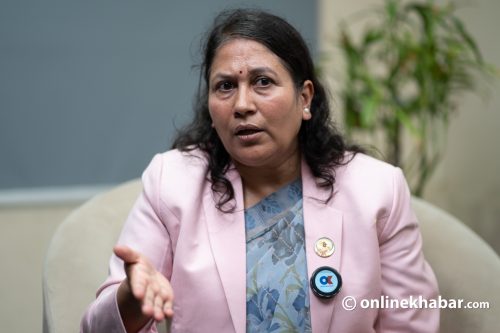 ‘विद्यार्थीबाट शुल्क लिनु गैरकानूनी हो; शिक्षा उद्योग होइन’