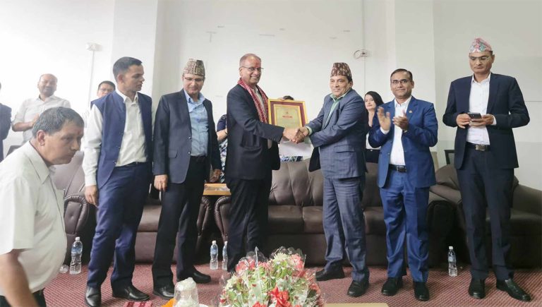 तीन दशक सेवा गरेर आयल निगमबाट बिदा भए वीरेन्द्र गोइत