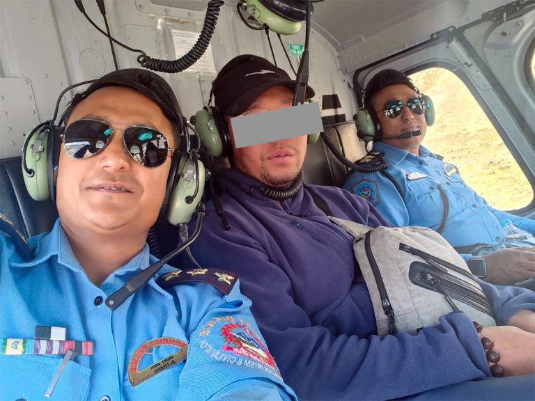 आत्महत्या गर्छु भन्दै सोलुको गोक्यो ताल पुगेका चिनियाँ नागरिकलाई हेलिकप्टरबाट उद्धार